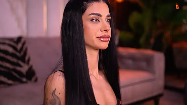 Snapshot of ArinaCarter chatting on 10.22.25 ArinaCarter online show from 10.22.25