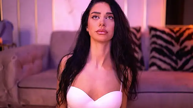 Snapshot of ArinaCarter chatting on 10.27.25 ArinaCarter online show from 10.27.25