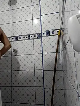 Snapshot of Exotic19cm chatting on 11.21.25 Exotic19cm online show from 11.21.25