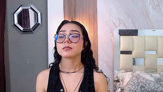 Snapshot of honeymoon_12 chatting on 02.08.26 honeymoon 12 online show from 02.08.26