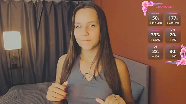 Snapshot of day_may chatting on 10.22.25 day may online show from 10.22.25