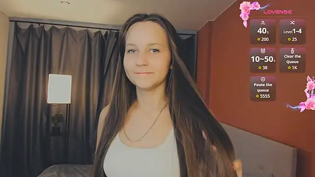 Snapshot of day_may chatting on 10.25.25 day may online show from 10.25.25