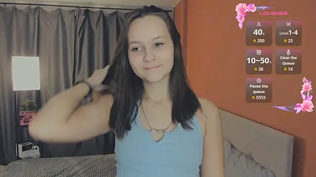 Snapshot of day_may chatting on 12.16.25 day may online show from 12.16.25