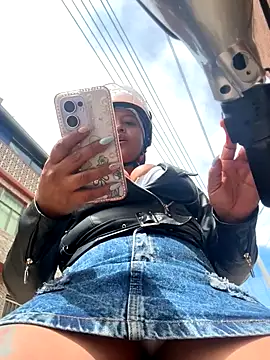 -Mia1 online show from 11.05.25