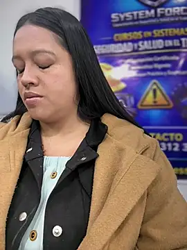 -Mia1 online show from 04.17.26