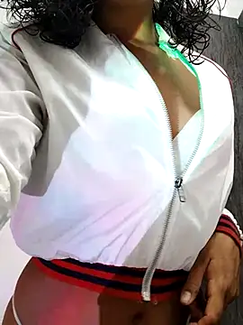 luna love xoxo online show from 12.16.25