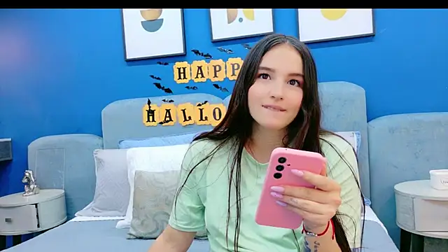 Ashley Evans22 online show from 10.27.25