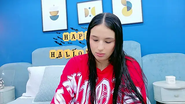 Ashley Evans22 online show from 10.28.25