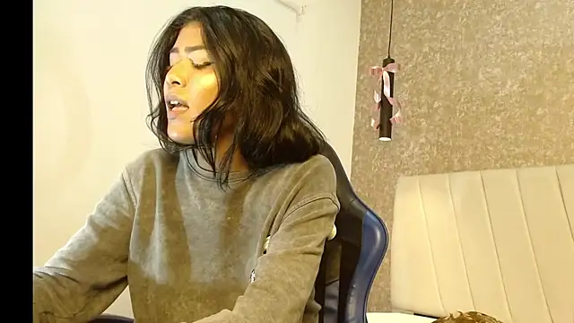 Snapshot of babilett chatting on 10.03.25 babilett online show from 10.03.25