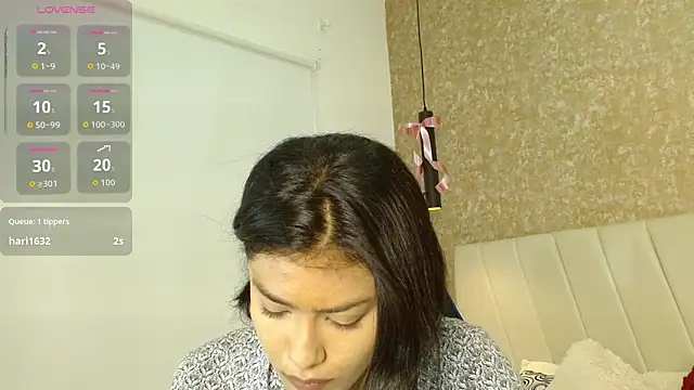 Snapshot of babilett chatting on 10.10.25 babilett online show from 10.10.25