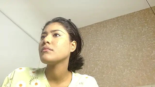 Snapshot of babilett chatting on 10.17.25 babilett online show from 10.17.25