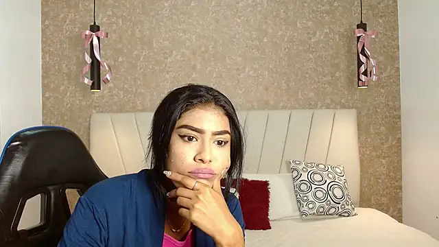 Snapshot of babilett chatting on 10.19.25 babilett online show from 10.19.25