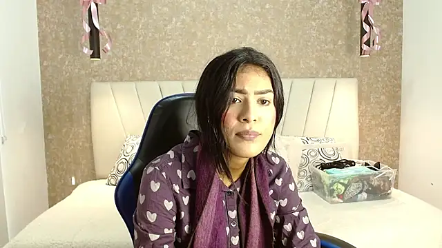 Snapshot of babilett chatting on 10.25.25 babilett online show from 10.25.25