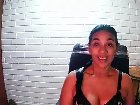 MiiaVelasquez online show from 11.15.25