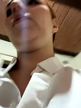 CoraVibes online show from 10.18.25