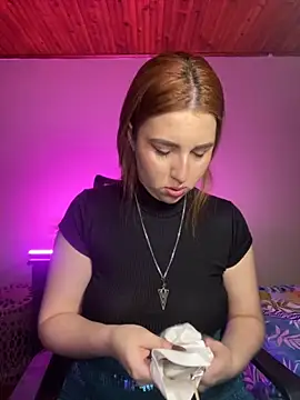 CoraVibes online show from 11.10.25