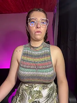 CoraVibes online show from 11.29.25