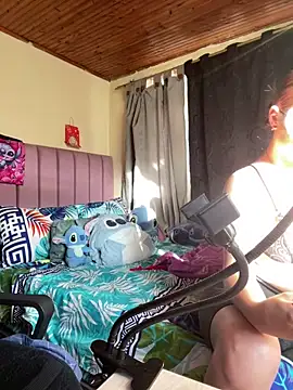 CoraVibes online show from 12.17.25