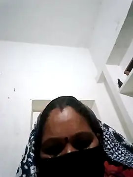 Pooja-guptq online show from 11.08.25