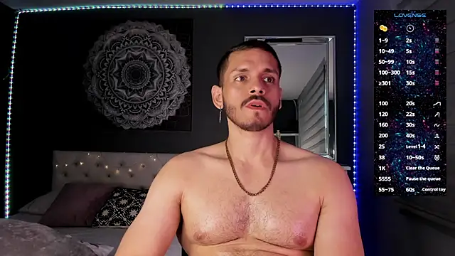 Snapshot of TianZilac chatting on 10.29.25 TianZilac online show from 10.29.25