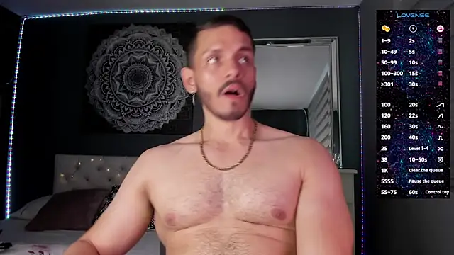 Snapshot of TianZilac chatting on 10.31.25 TianZilac online show from 10.31.25