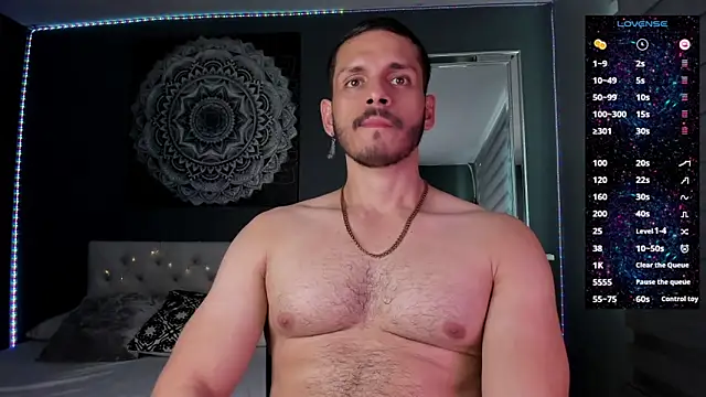 Snapshot of TianZilac chatting on 11.04.25 TianZilac online show from 11.04.25