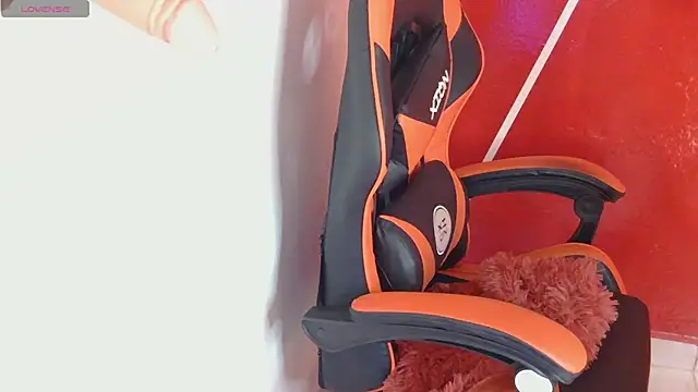 Snapshot of konojan_6 chatting on 09.17.25 konojan 6 online show from 09.17.25