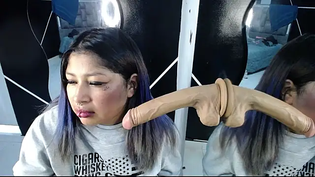 Snapshot of konojan_6 chatting on 11.25.25 konojan 6 online show from 11.25.25