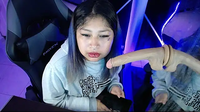 Snapshot of konojan_6 chatting on 11.26.25 konojan 6 online show from 11.26.25