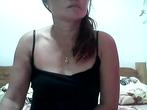 Snapshot of nathalie0045 chatting on 09.22.25 nathalie0045 online show from 09.22.25
