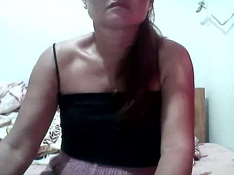 Snapshot of nathalie0045 chatting on 09.28.25 nathalie0045 online show from 09.28.25