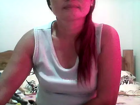 Snapshot of nathalie0045 chatting on 10.28.25 nathalie0045 online show from 10.28.25