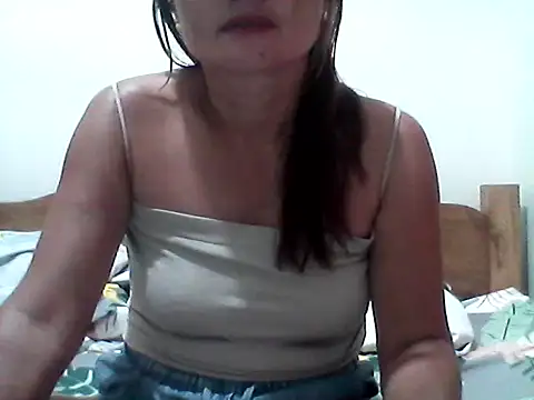 Snapshot of nathalie0045 chatting on 12.04.25 nathalie0045 online show from 12.04.25