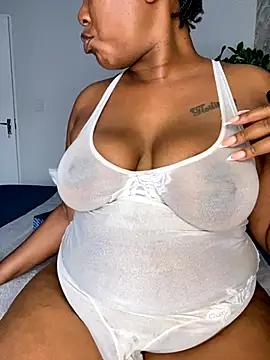 Snapshot of fatpussydallx chatting on 09.22.25 fatpussydallx online show from 09.22.25