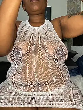 Snapshot of fatpussydallx chatting on 11.24.25 fatpussydallx online show from 11.24.25