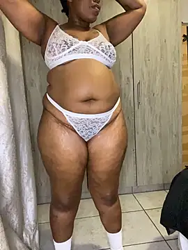 Snapshot of fatpussydallx chatting on 11.24.25 fatpussydallx online show from 11.24.25