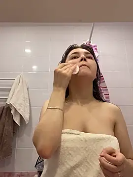 Snapshot of LeksaLove chatting on 11.12.25 LeksaLove online show from 11.12.25