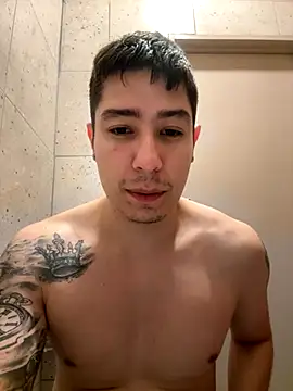 Snapshot of 9999Alez chatting on 10.30.25 9999Alez online show from 10.30.25