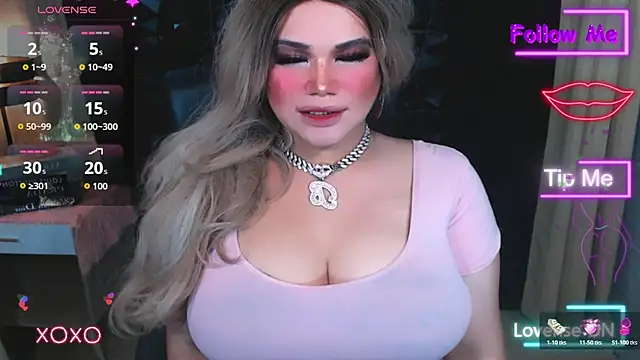 Snapshot of xHugeHarleySelfsuckerx chatting on 11.05.25 xHugeHarleySelfsuckerx online show from 11.05.25