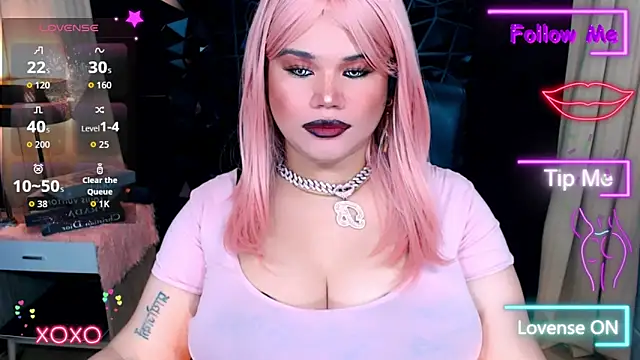 Snapshot of xHugeHarleySelfsuckerx chatting on 11.12.25 xHugeHarleySelfsuckerx online show from 11.12.25