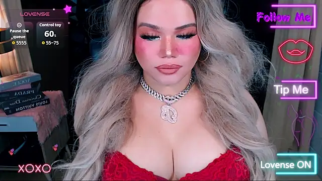 Snapshot of xHugeHarleySelfsuckerx chatting on 11.18.25 xHugeHarleySelfsuckerx online show from 11.18.25