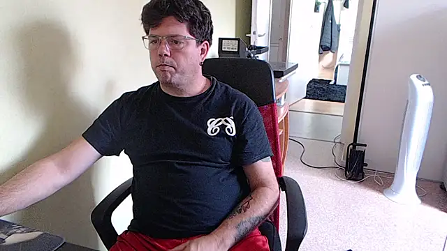 Snapshot of blueandwhite1 chatting on 09.10.25 blueandwhite1 online show from 09.10.25