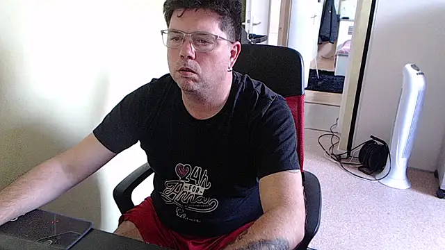 Snapshot of blueandwhite1 chatting on 10.22.25 blueandwhite1 online show from 10.22.25