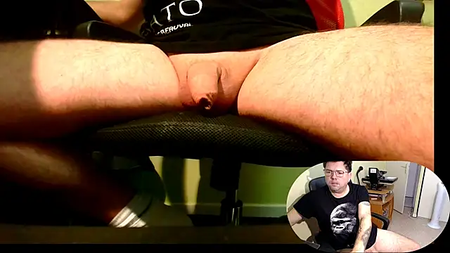 Snapshot of blueandwhite1 chatting on 11.15.25 blueandwhite1 online show from 11.15.25