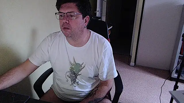 Snapshot of blueandwhite1 chatting on 12.19.25 blueandwhite1 online show from 12.19.25