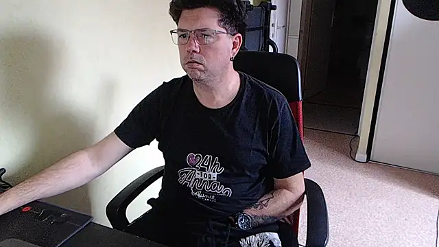 blueandwhite1 online show from 04.01.26