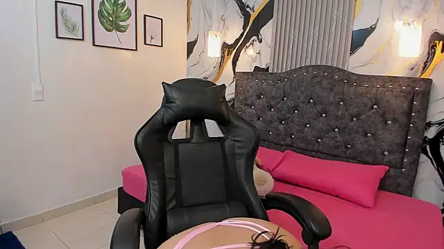 GiaCutee online show from 01.06.26