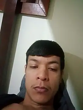 Snapshot of WillRodriguesf10 chatting on 11.08.25 WillRodriguesf10 online show from 11.08.25