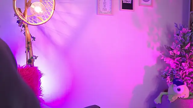 Snapshot of _chloe_moons_ chatting on 11.21.25 chloe moons online show from 11.21.25