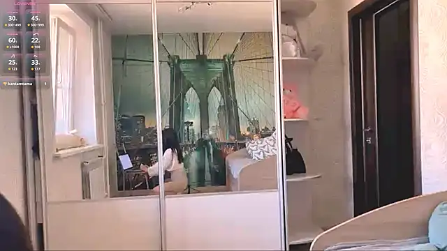 Snapshot of TianaWidell chatting on 10.25.25 TianaWidell online show from 10.25.25